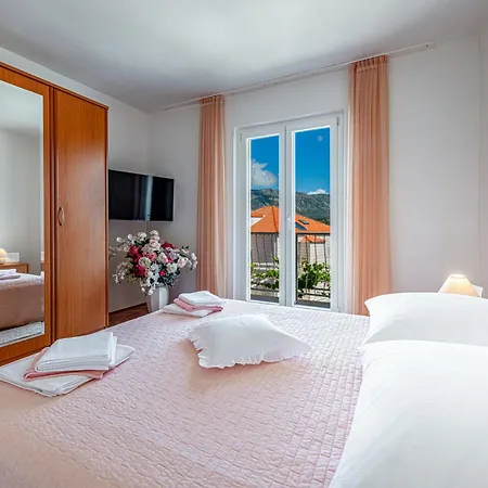Apartment Seaview Marija